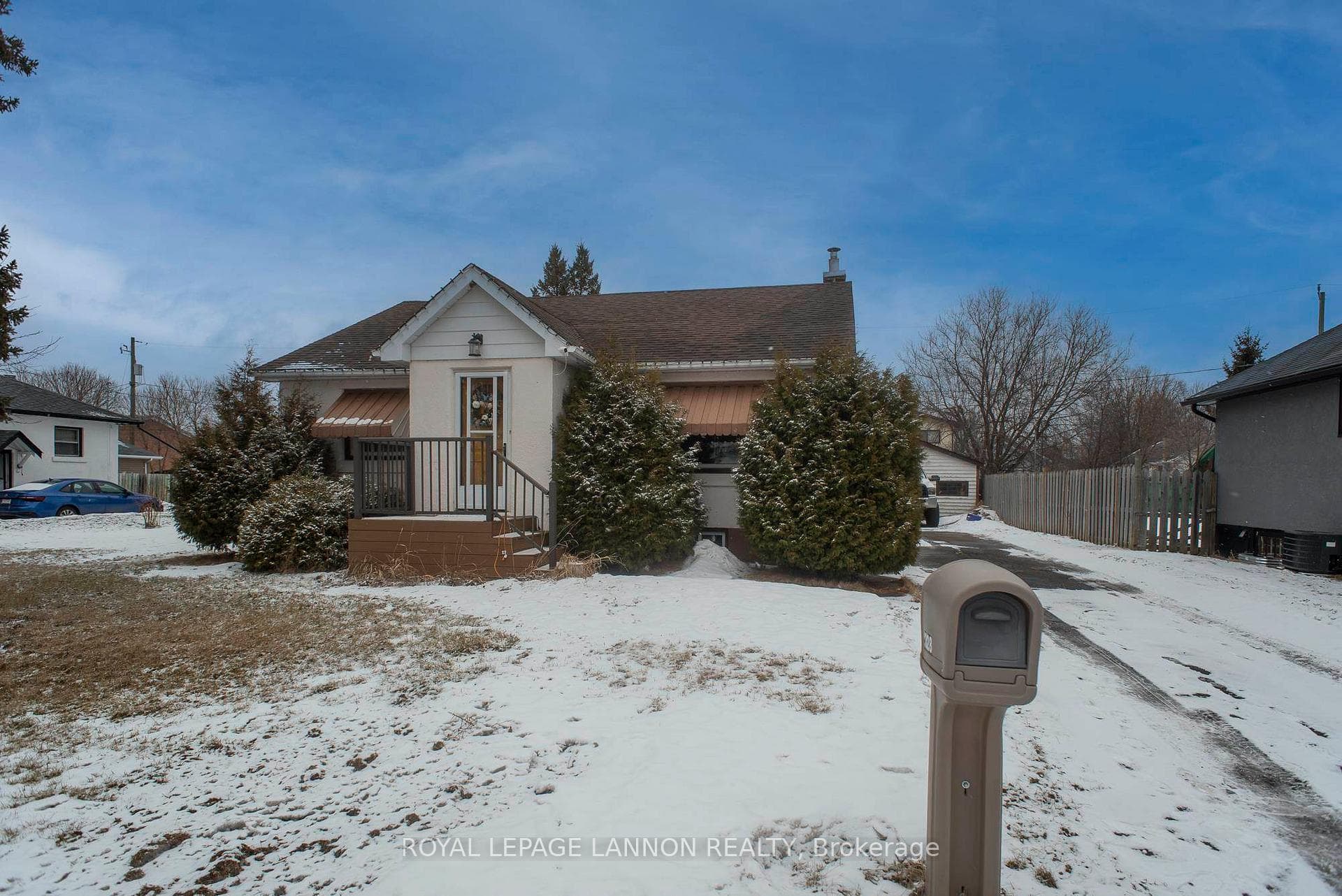 1328 Mountdale Avenue photo 2