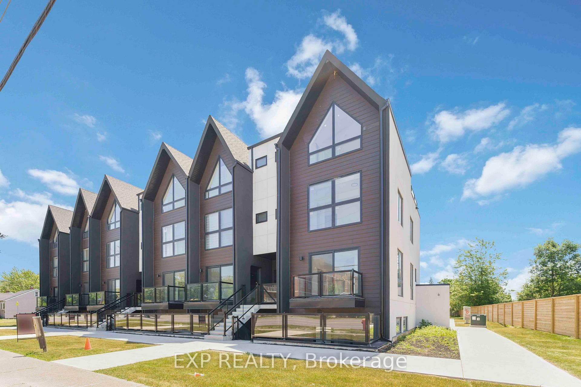 7277 Wilson Crescent Unit 306 photo 1