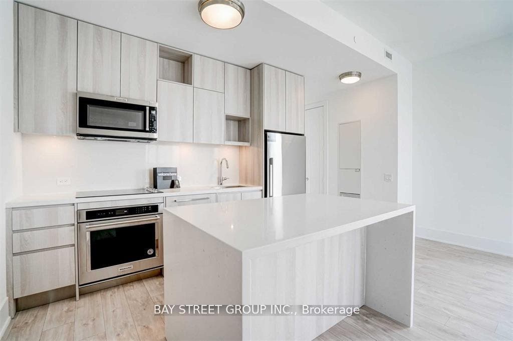 118 Merchants' Wharf Avenue Unit 1022 photo 9