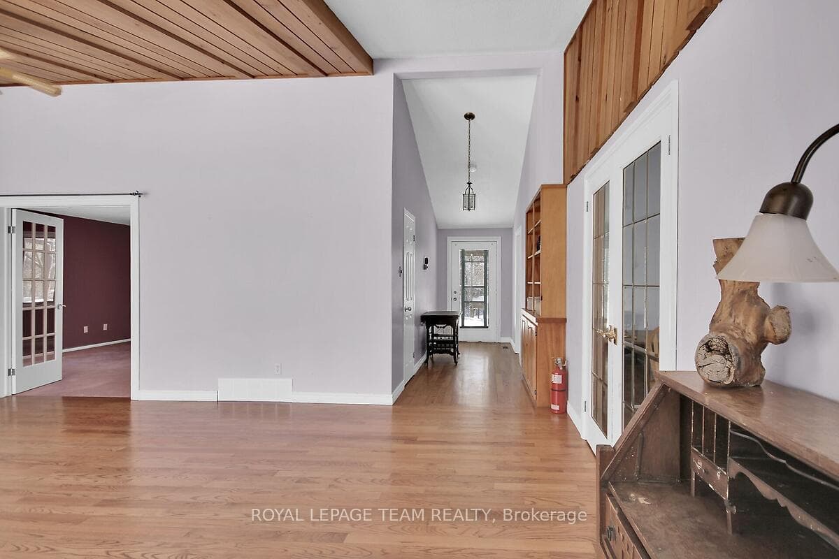 105 Snedden Drive photo 18