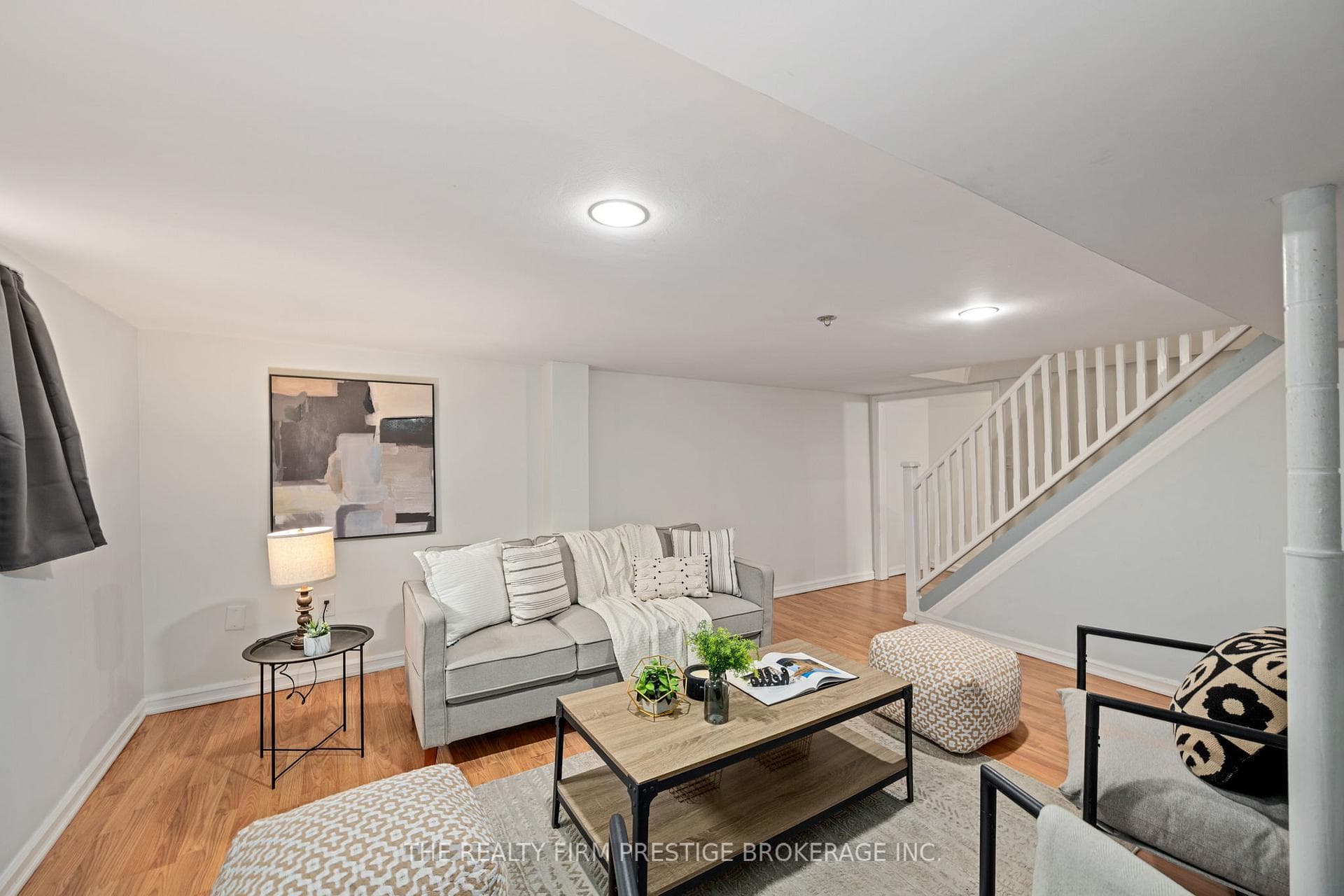 6806 James Street photo 22