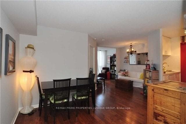 24 Wellesley Street Unit 1508 photo 2