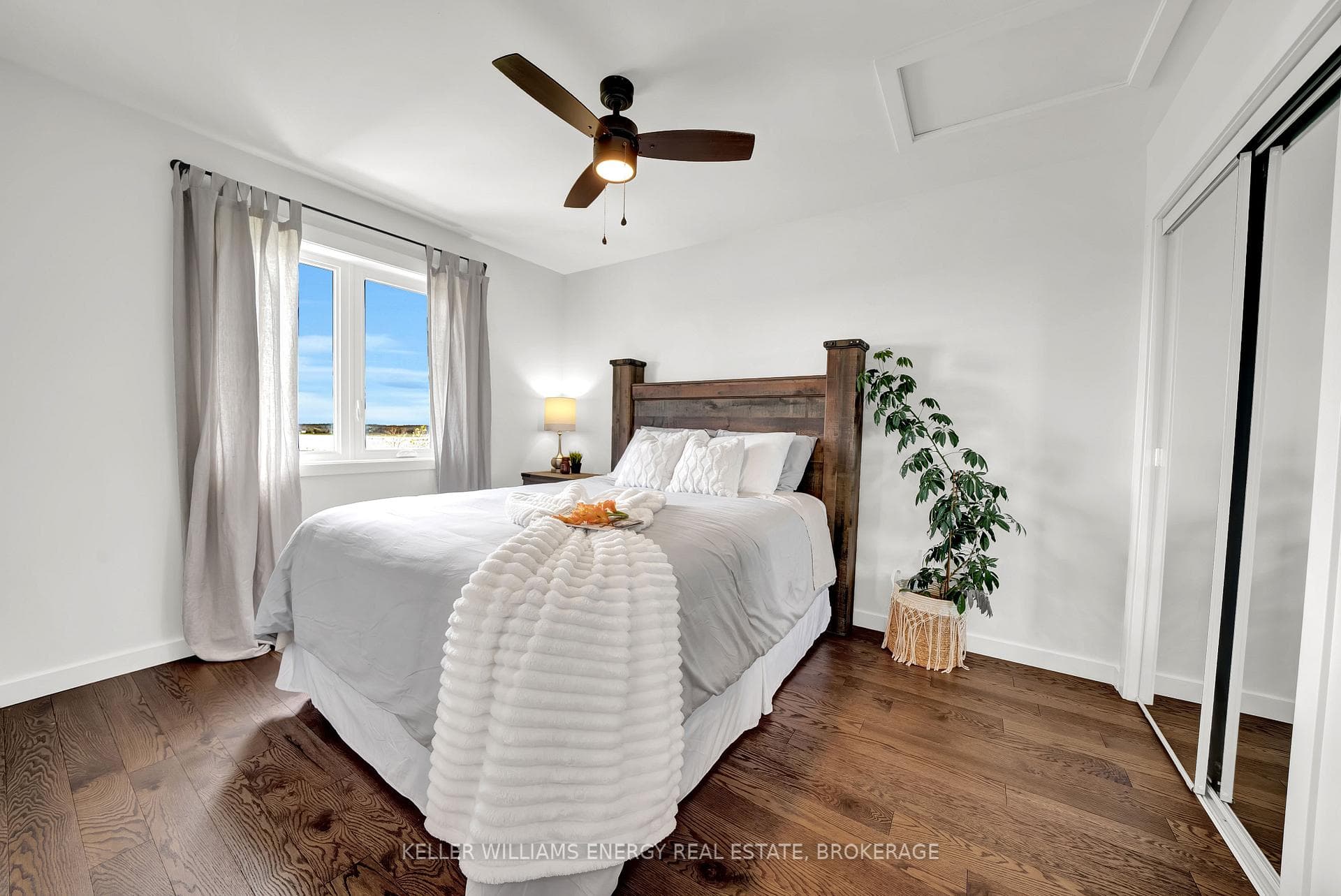 266 Catchmore Road photo 31