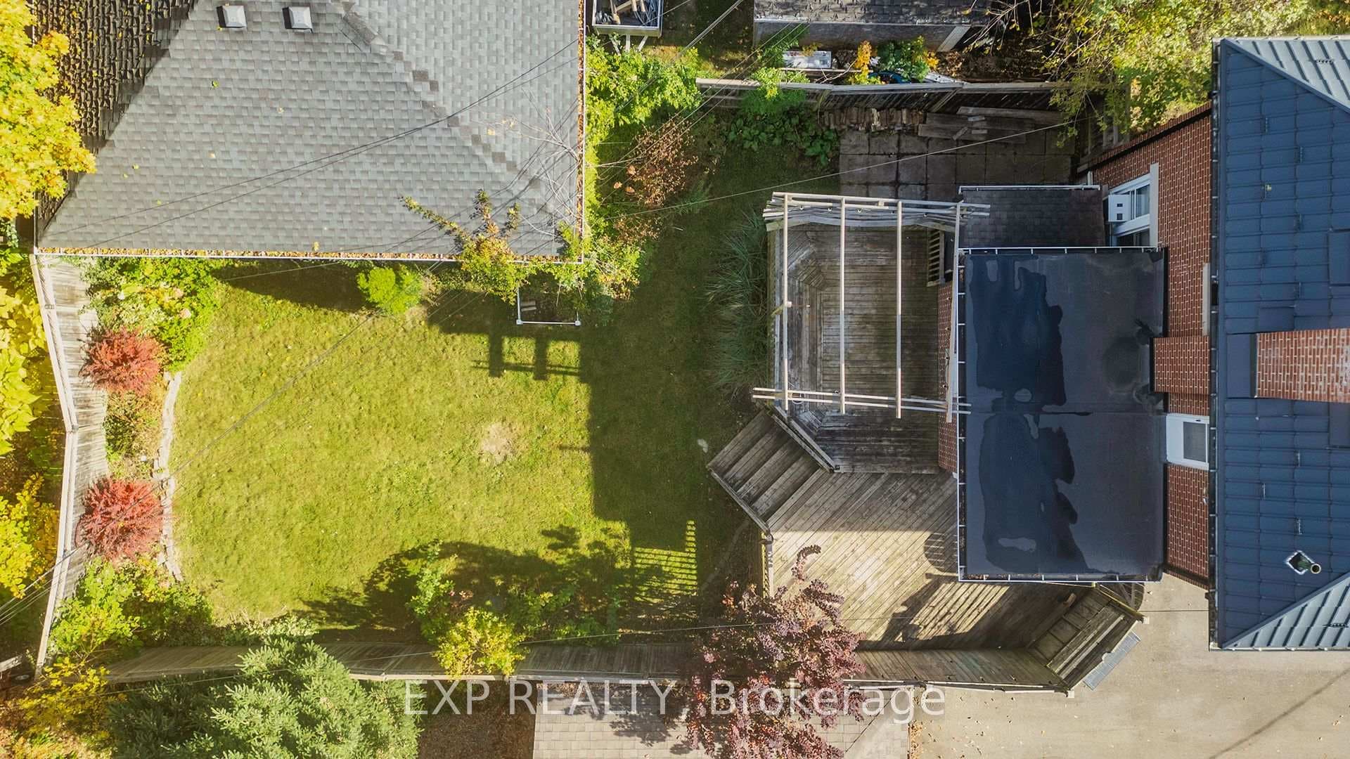 116 Wellington Street photo 26