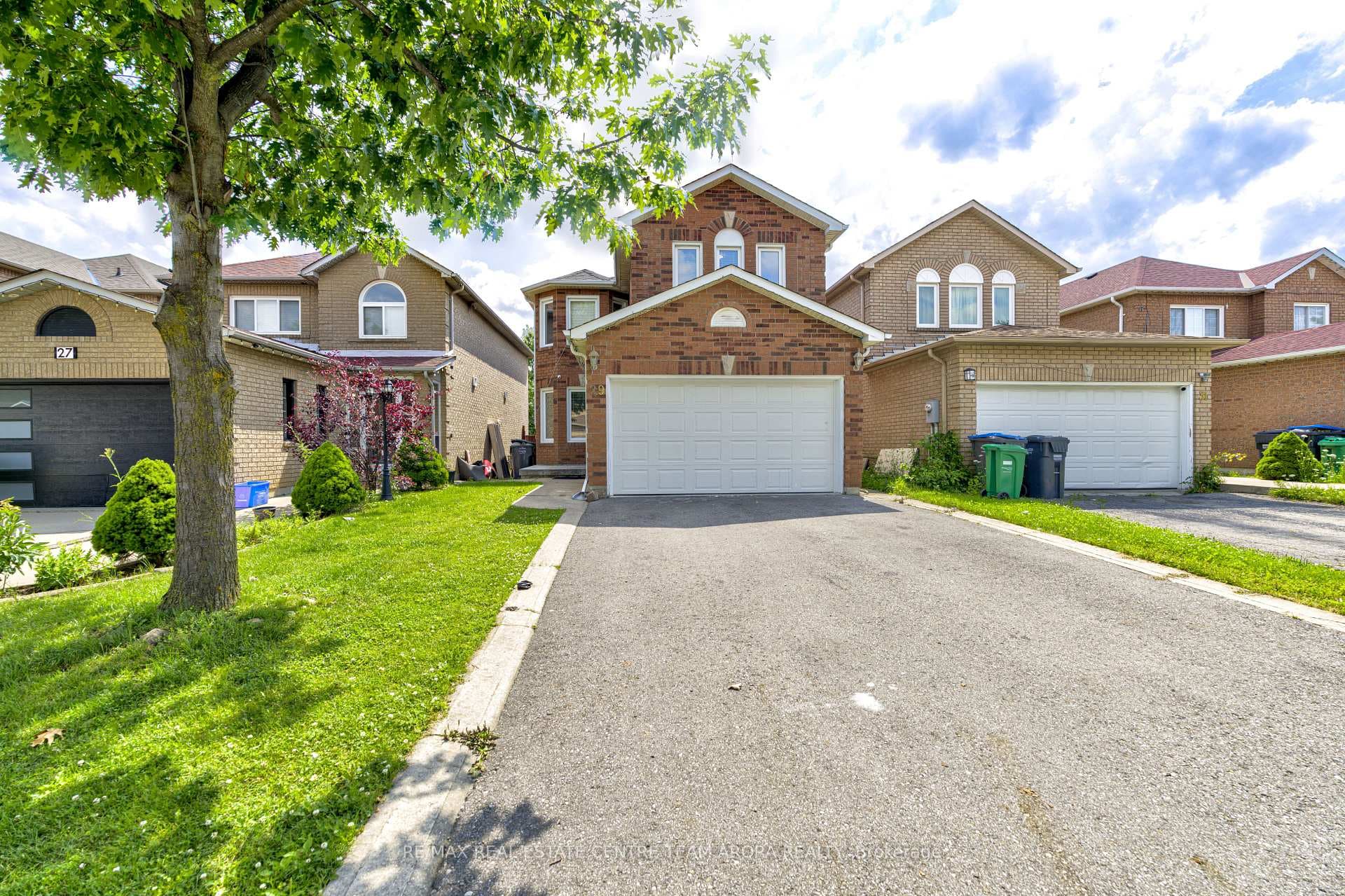 29 Canarvan Court photo 1