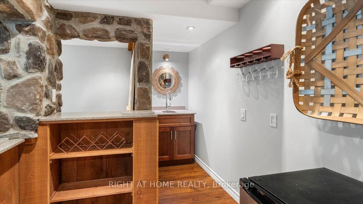 Wet Bar W/Sink