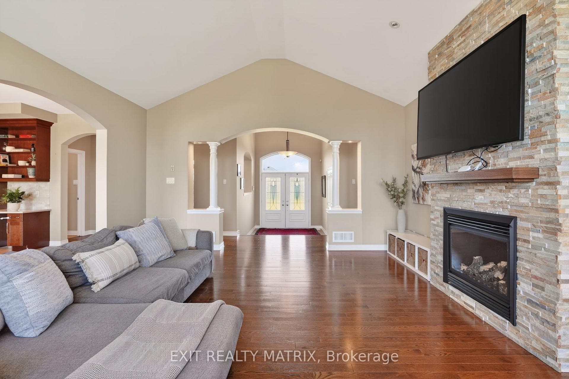 1525 Rangeland Avenue photo 9