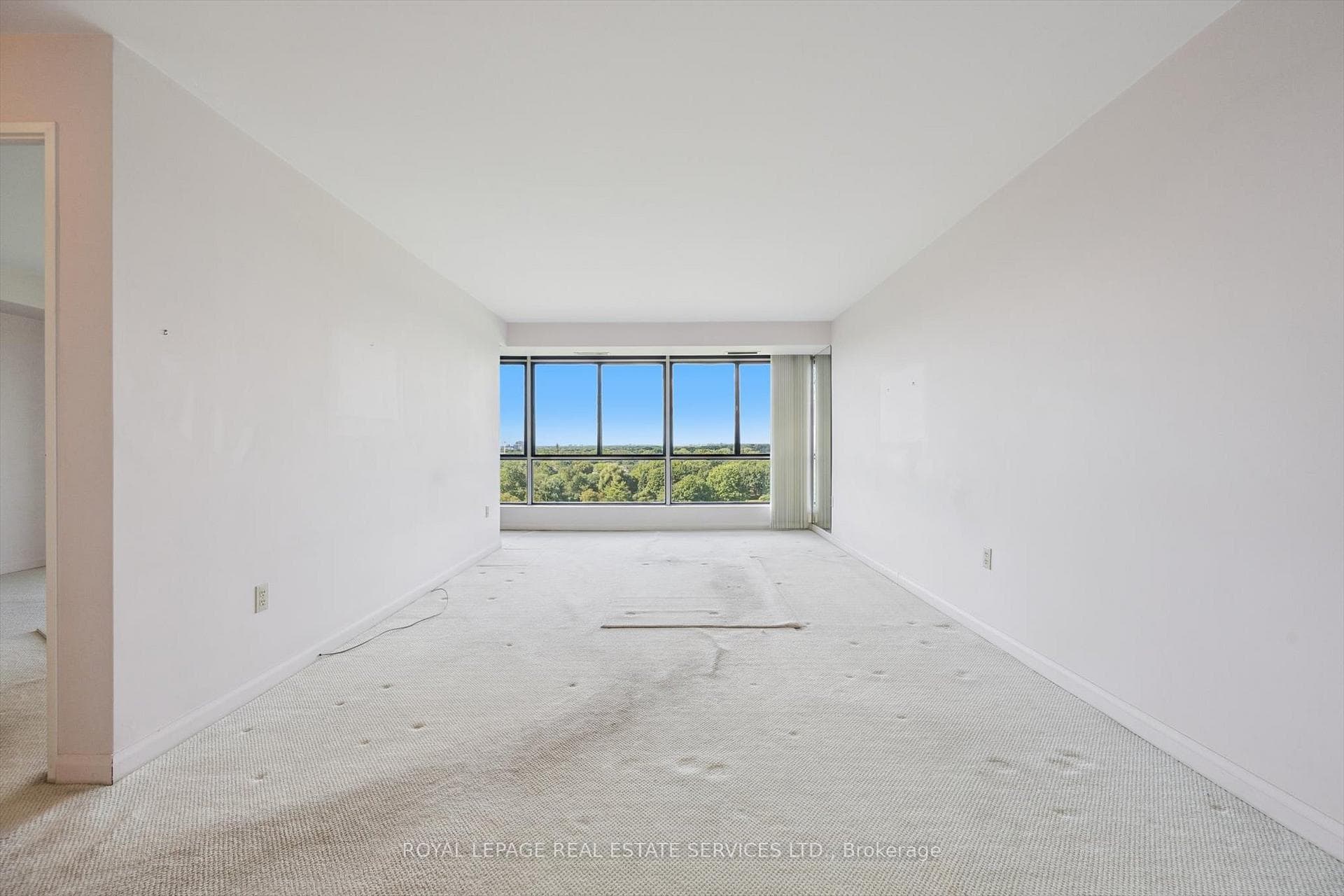 Open Living & Dining Rooms Ideal for Entertaining
