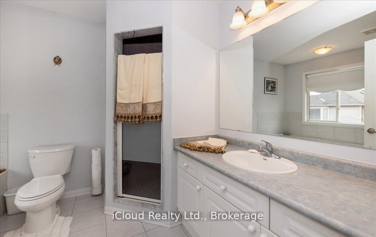 625 Laughren Crescent photo 33