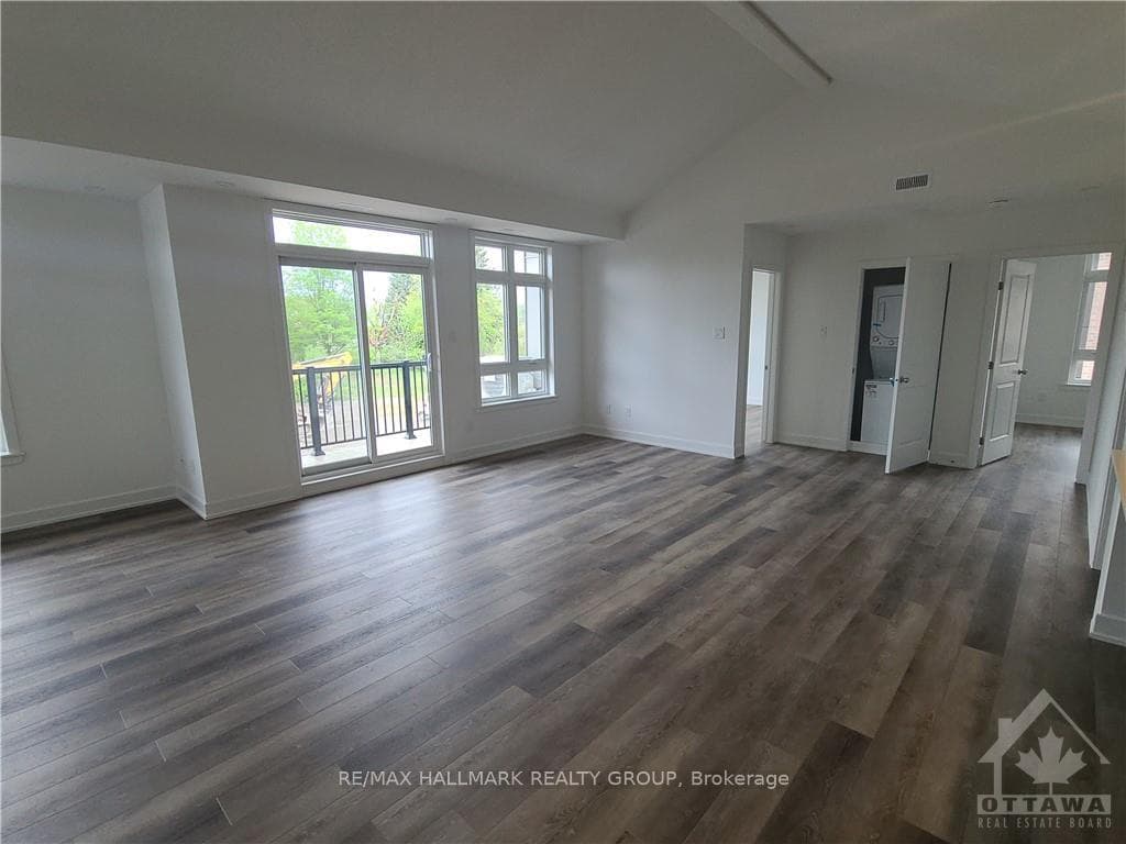 390 ROLLING MEADOWS Crescent Unit C photo 9