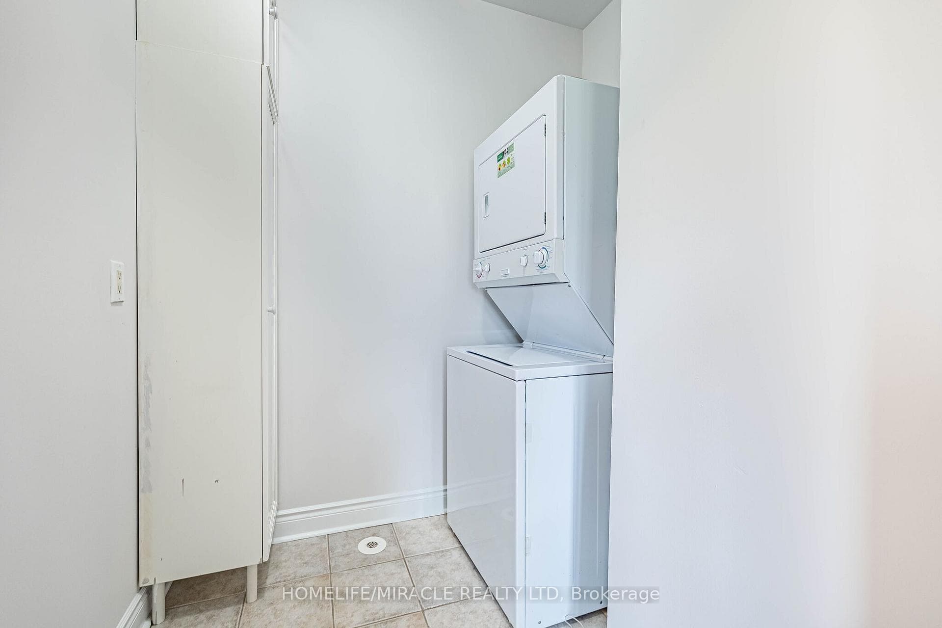 265 Van Dusen Boulevard Unit 1 photo 35