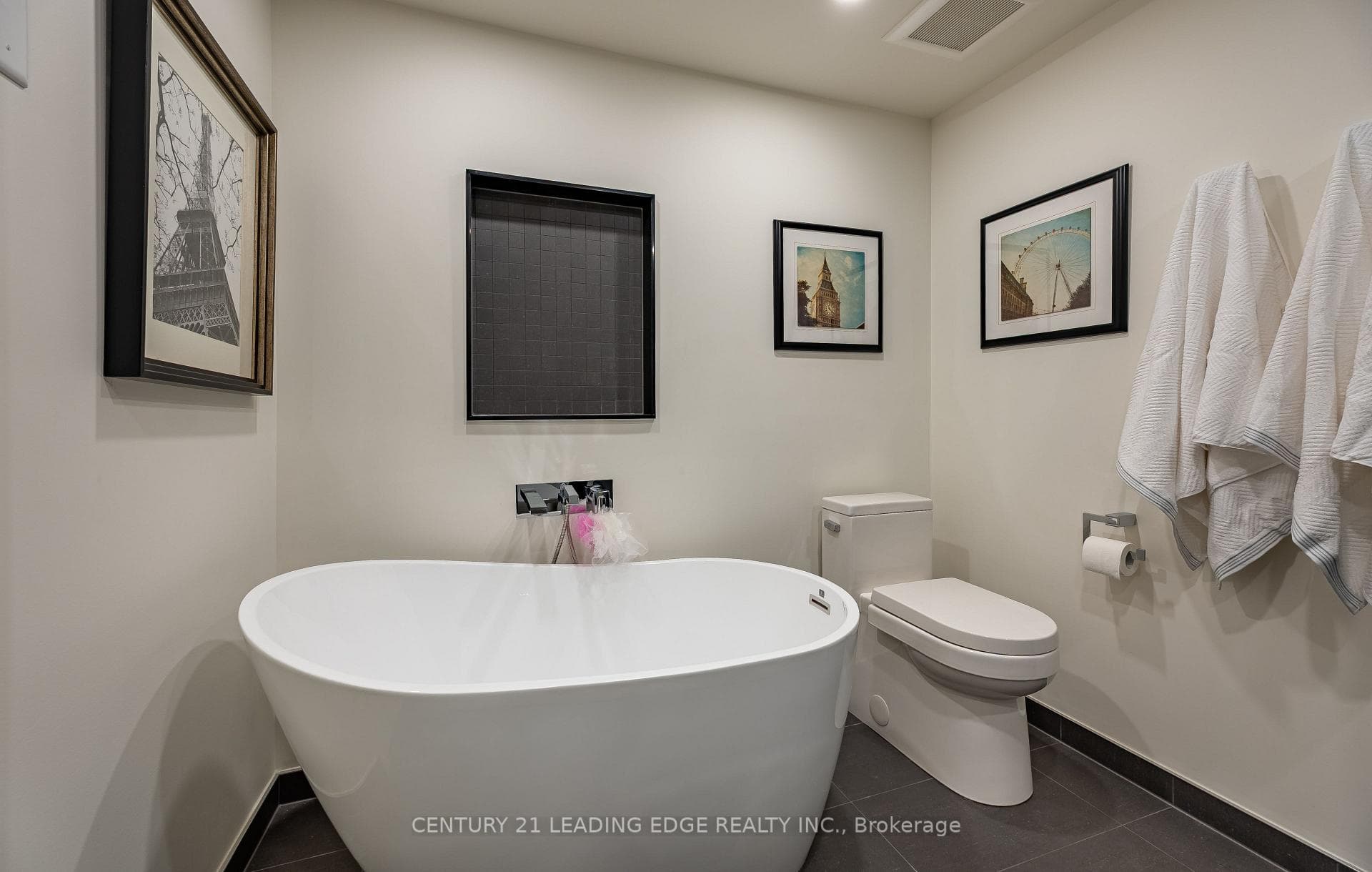 20 Solway Court photo 31