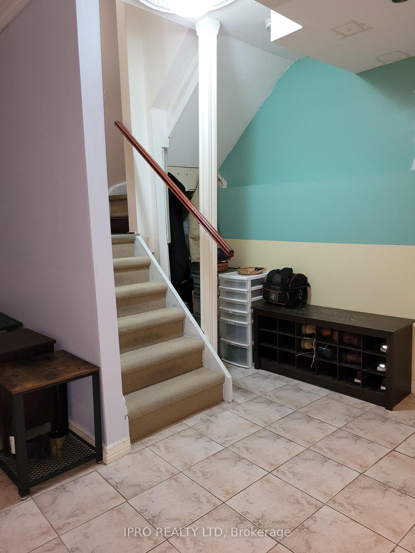 211 Provincial Place photo 17