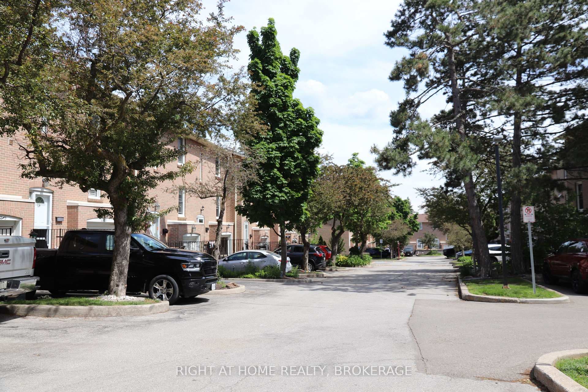 2269 Mountain Grove Avenue photo 4