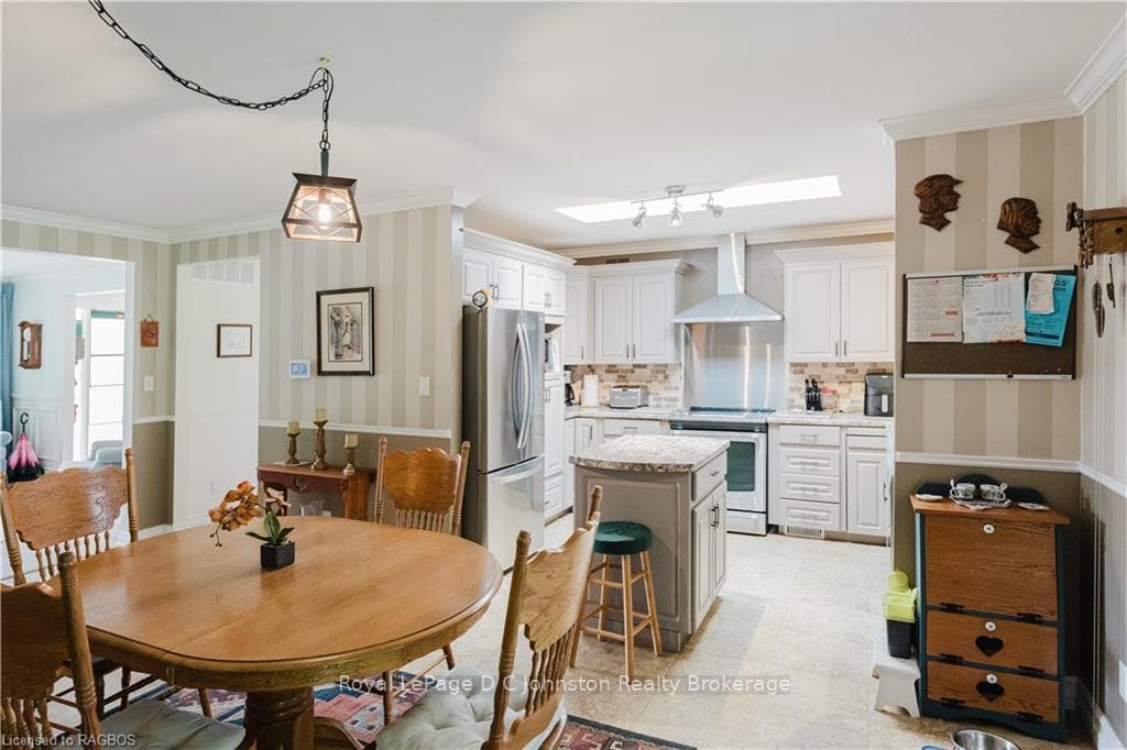 286 TYENDINAGA Drive photo 10