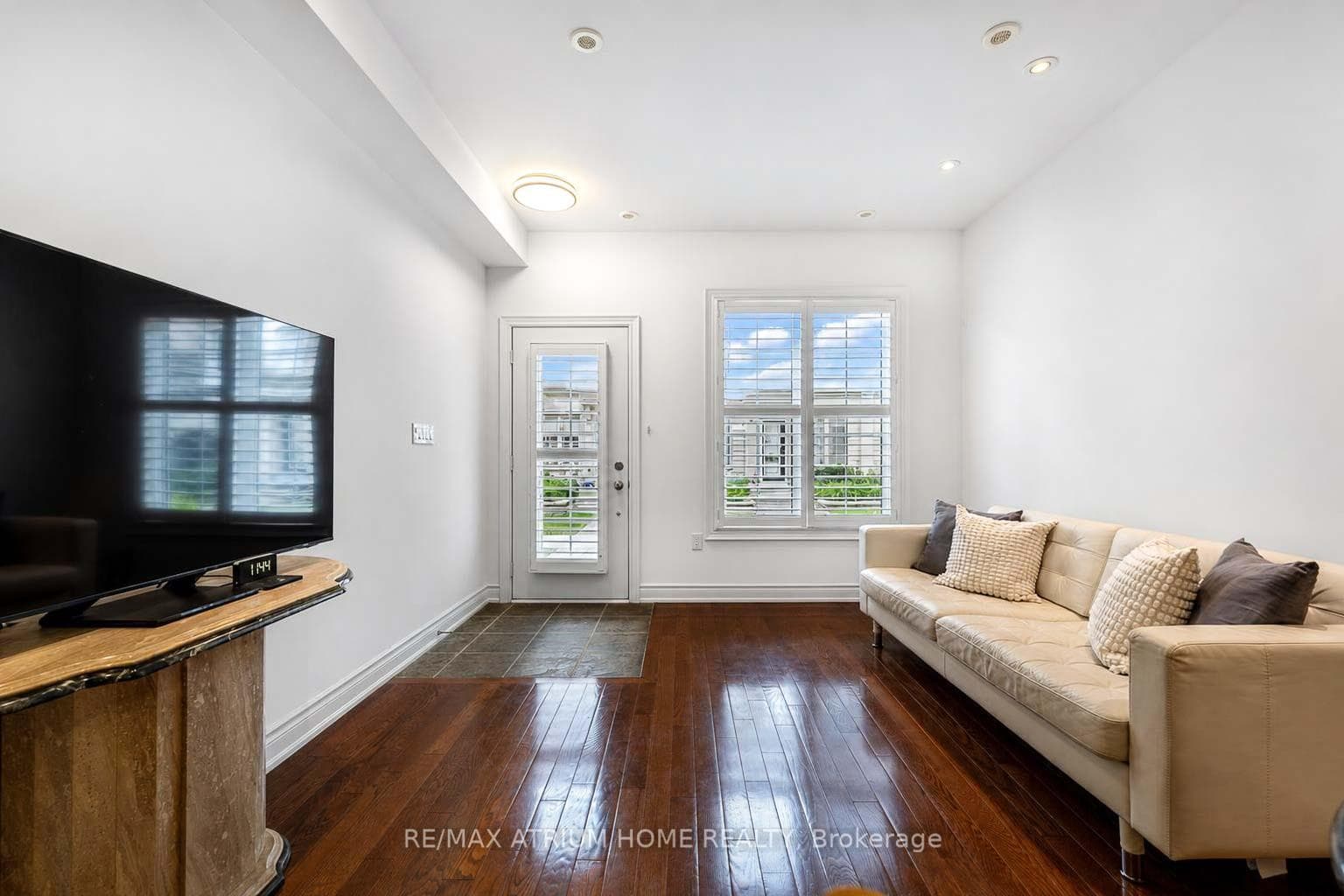 20 Hargrave Lane Unit 6 photo 7