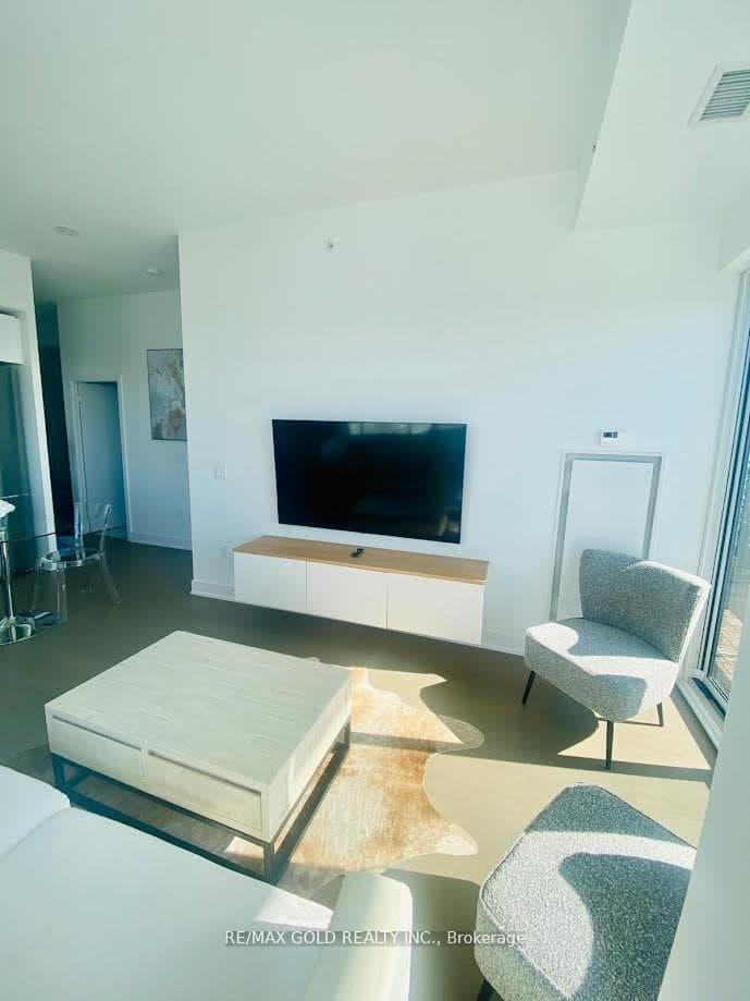 20 Shore Breeze Drive Unit 4501 photo 7