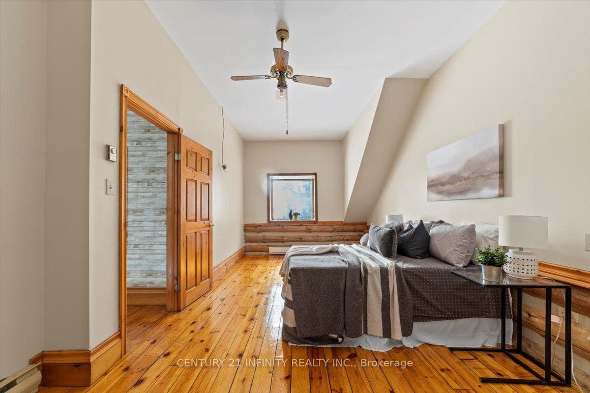 2296 Boundary Road photo 21