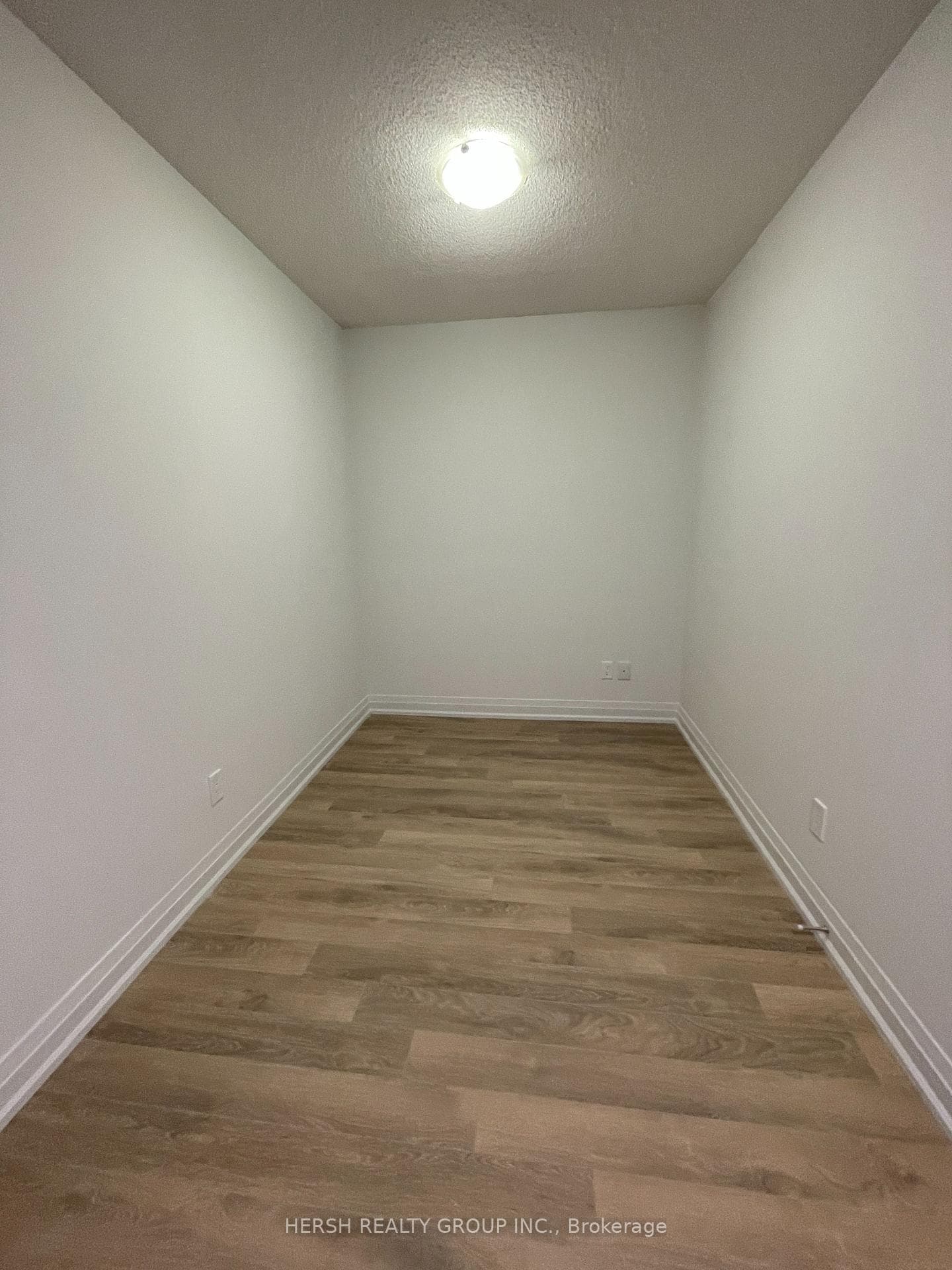 20 Meadowglen Place Unit 1607 photo 5