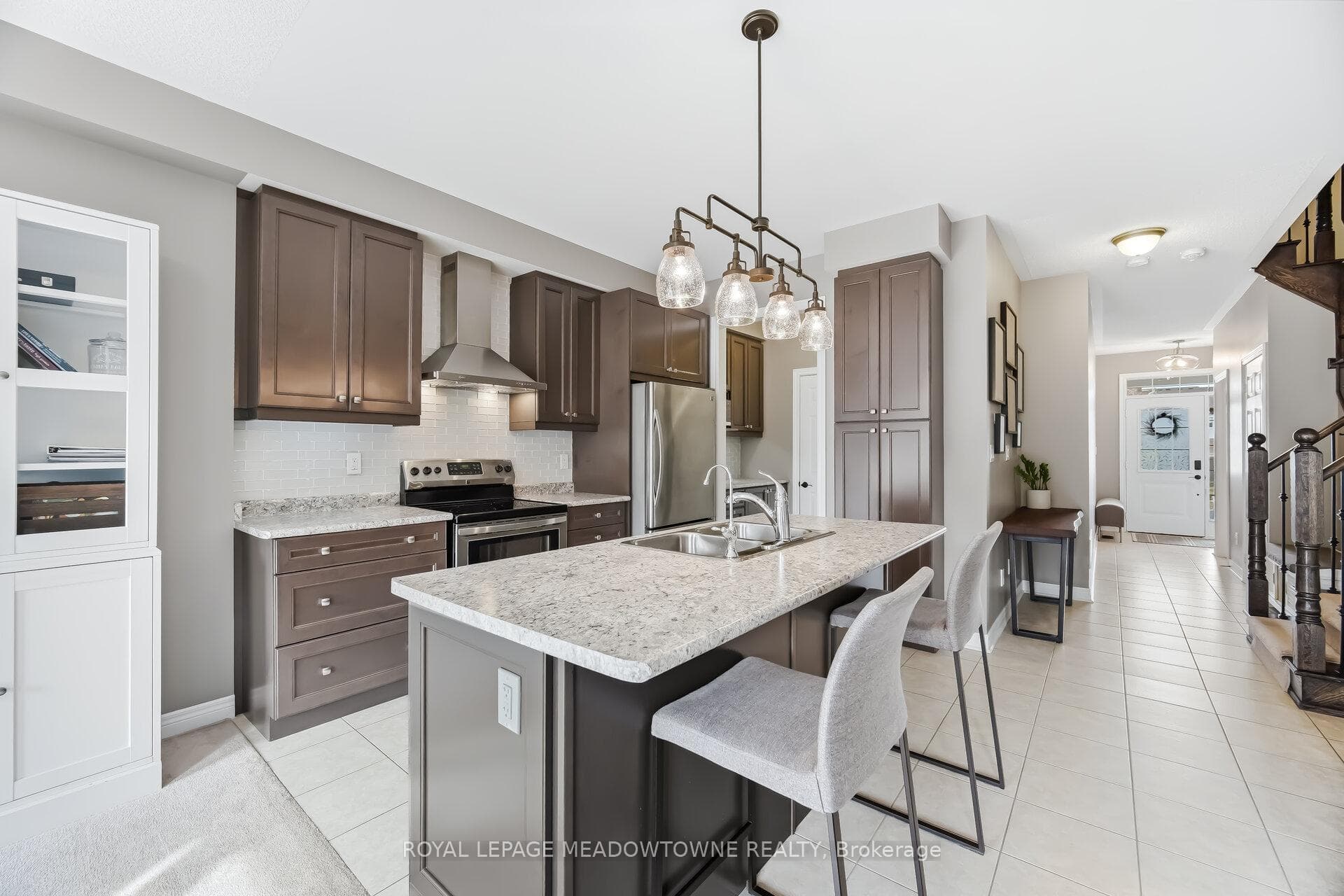 21 Sharpe Crescent photo 7