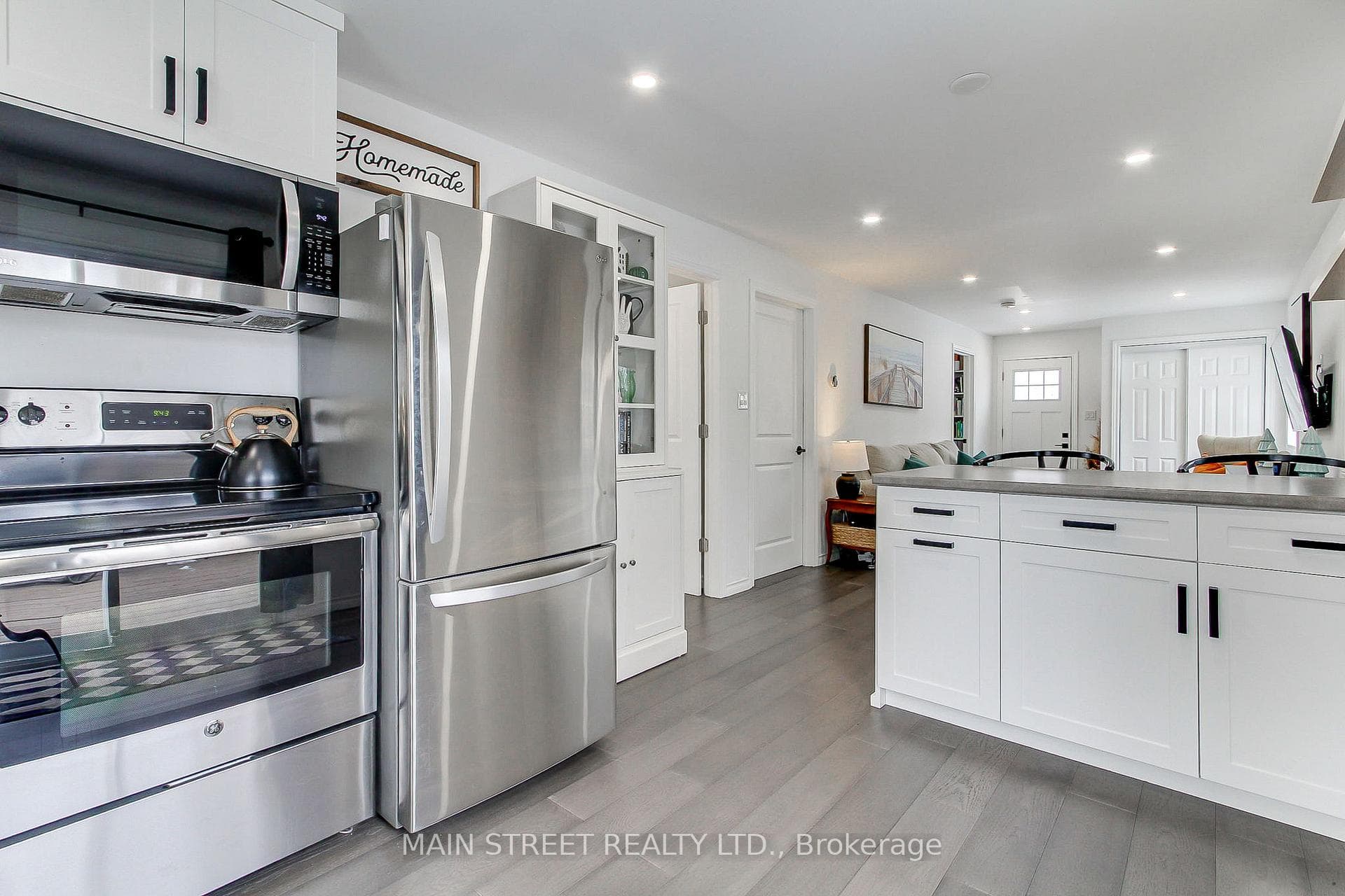 Beautiful Engineered Hardwood Throughout