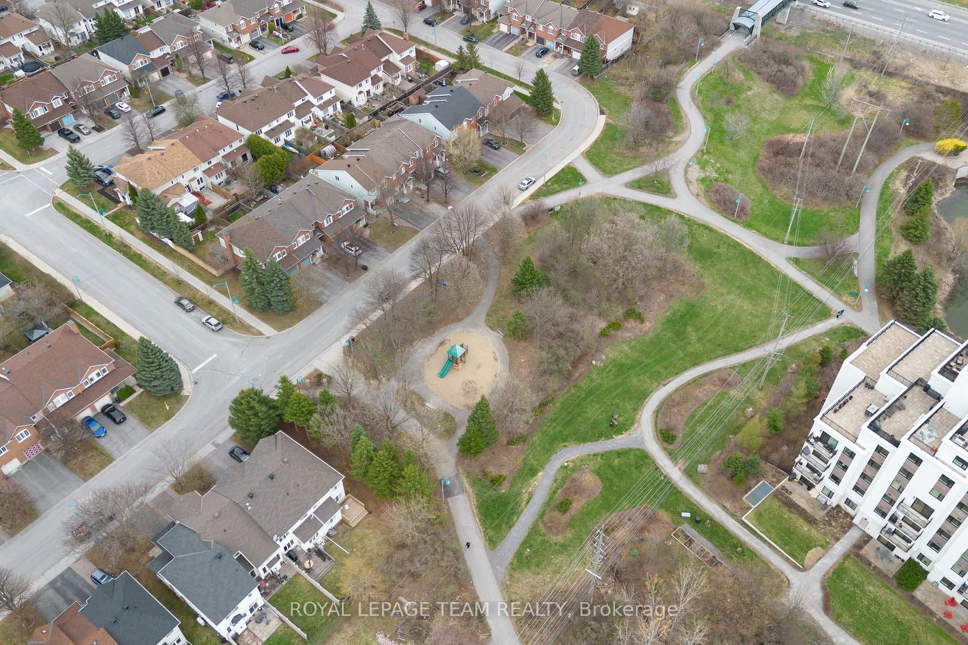 189 Gray Crescent photo 40