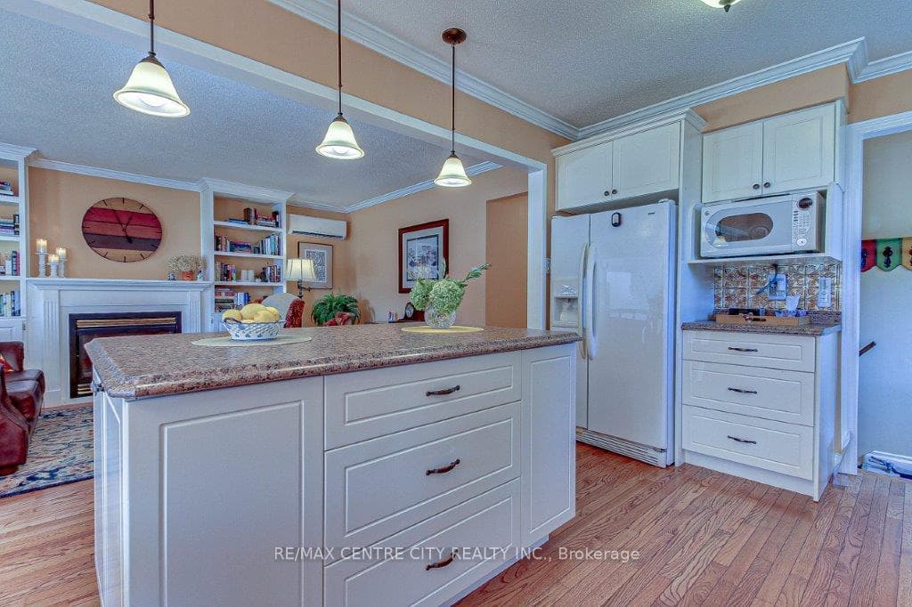 112 Harold Court photo 13