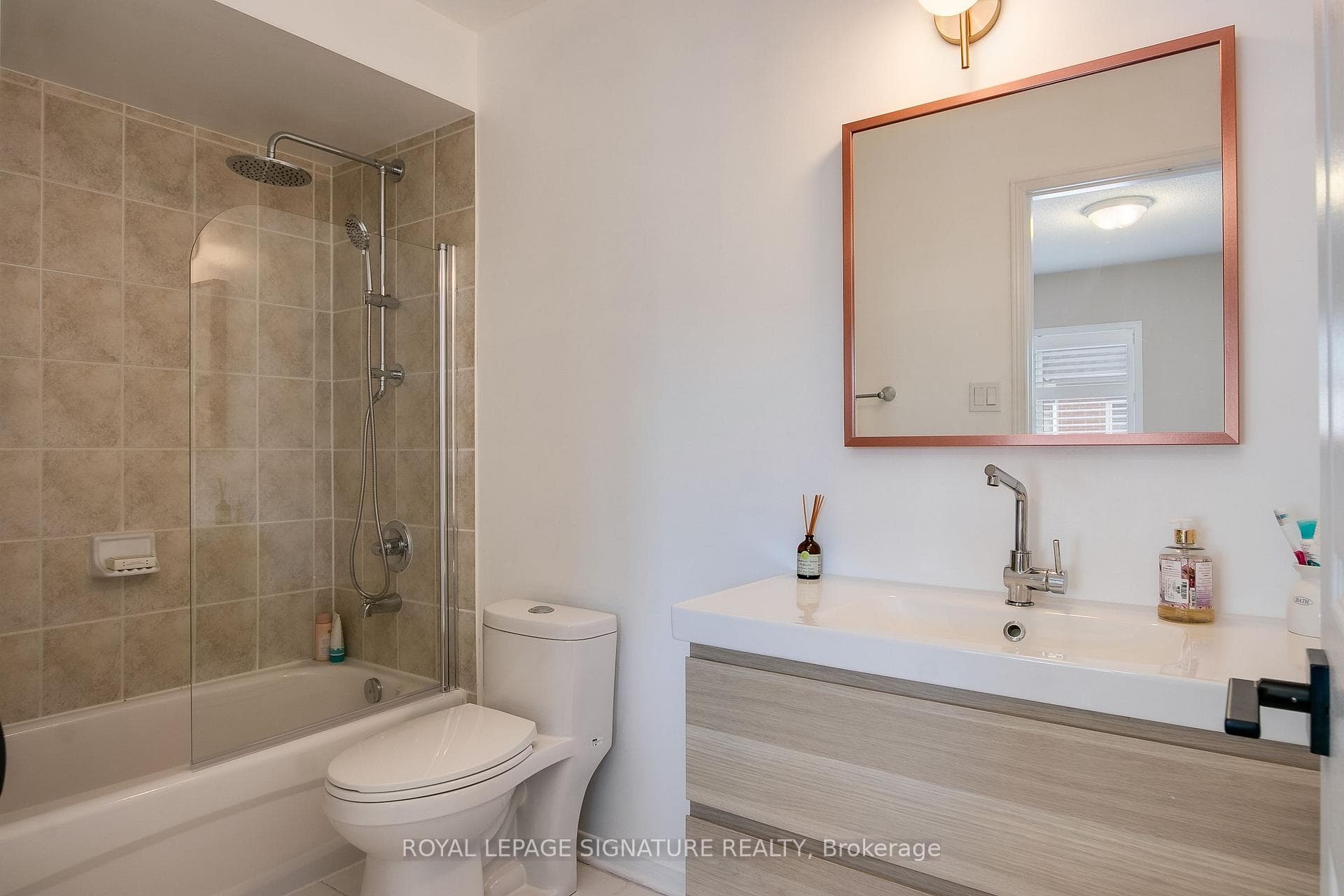 3076 Lake Shore Boulevard Unit 6 photo 30