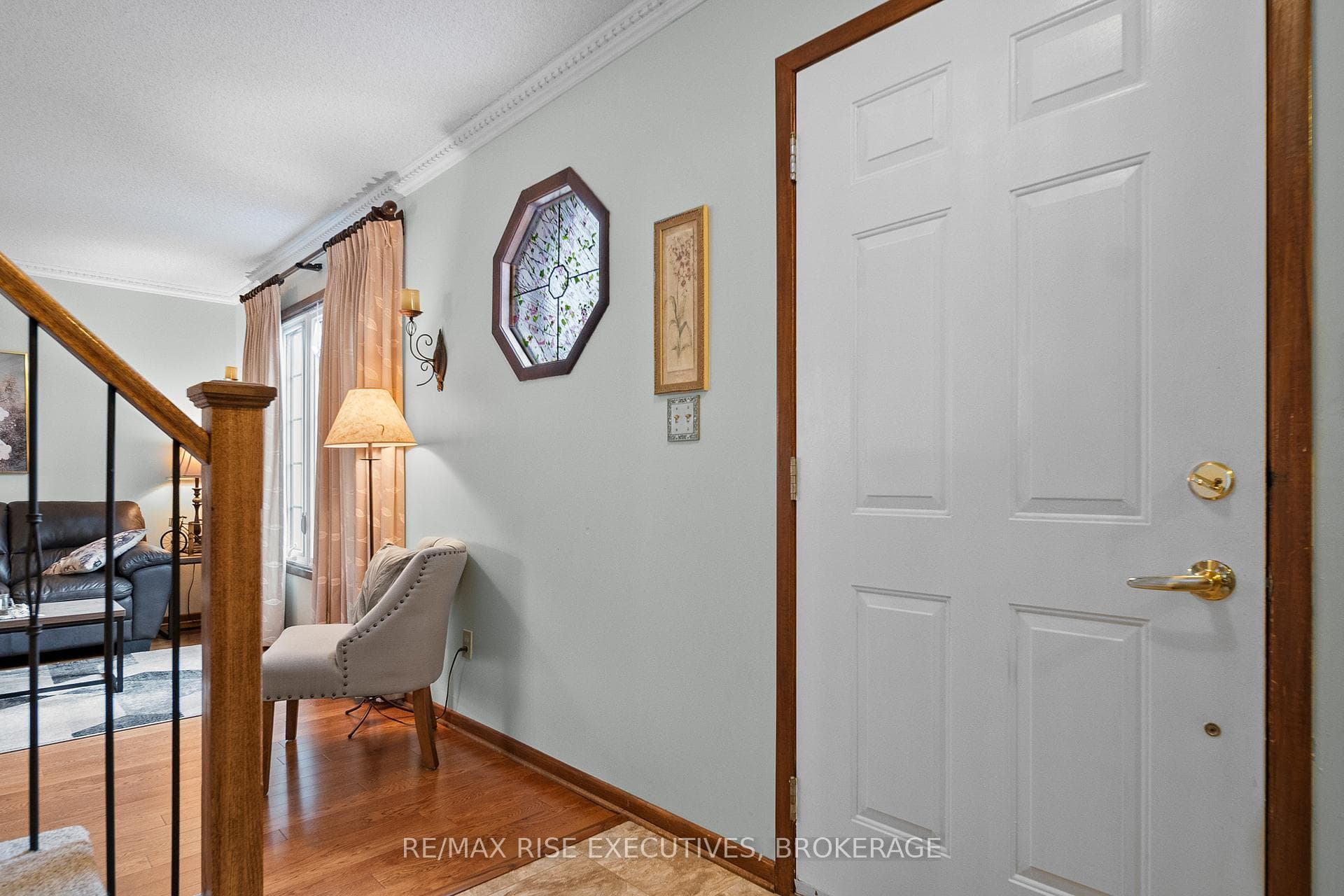 127 Nicholson Crescent photo 5