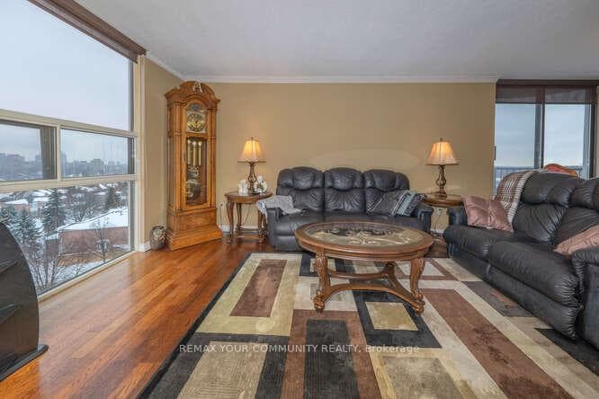 40 Harding Boulevard Unit 712 photo 8