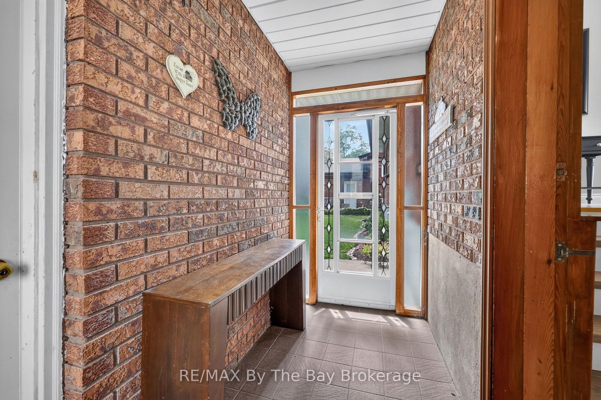 1434 RIVER Road photo 4
