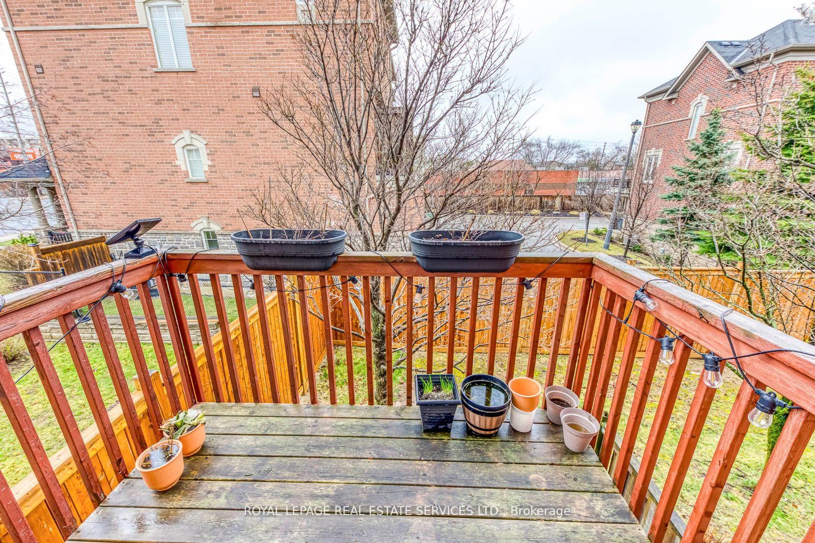 1128 Dundas Street Unit 1 photo 11