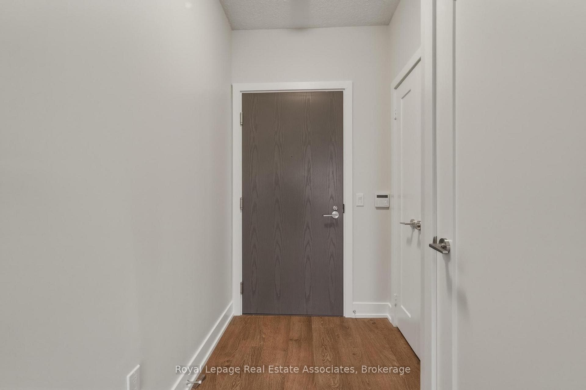 7 Mabelle Avenue Unit 3110 photo 14