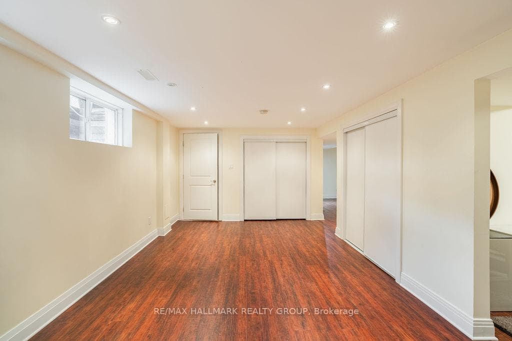 960 Elsett Drive photo 37