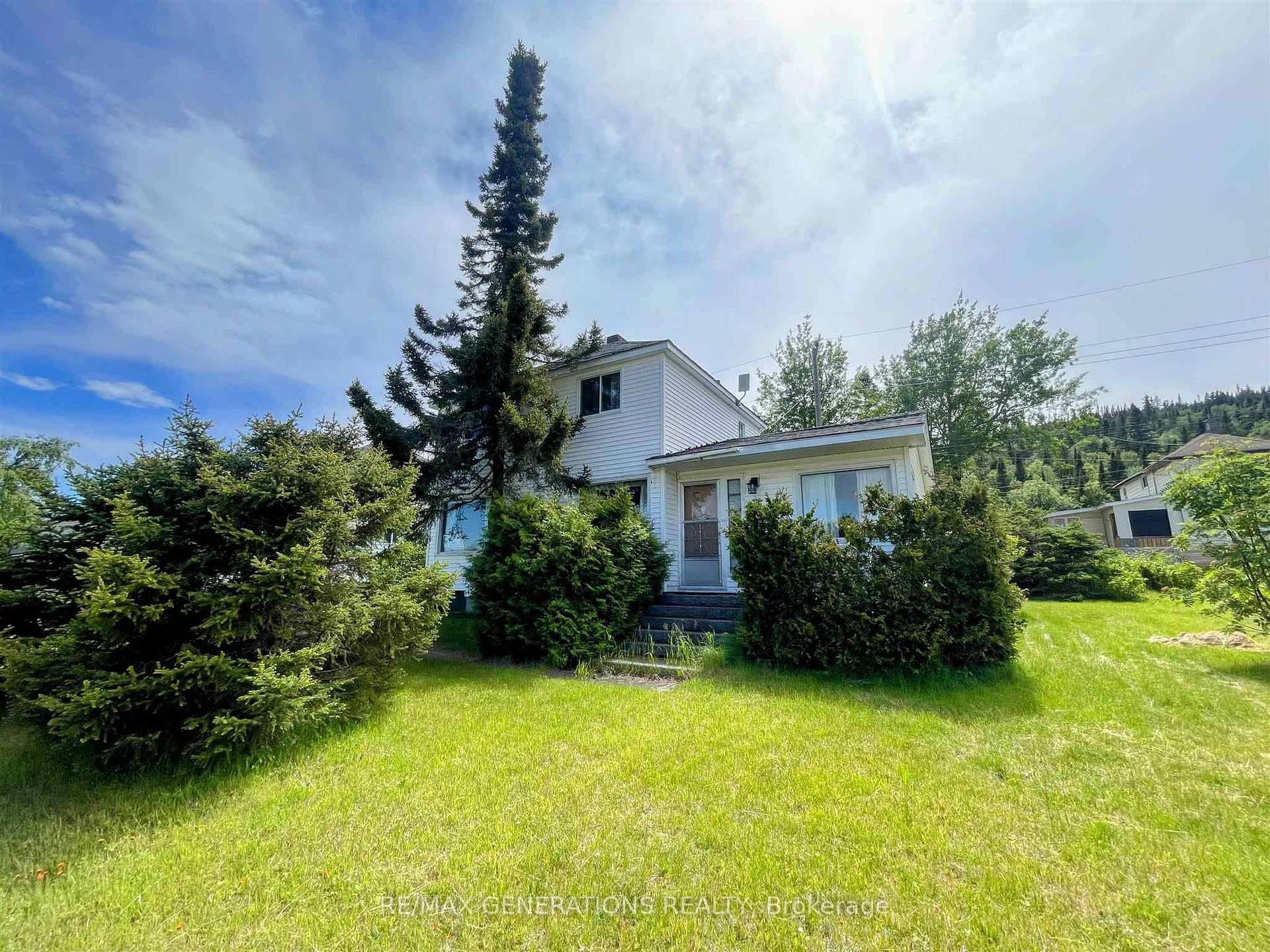 18 Ross Avenue photo 45