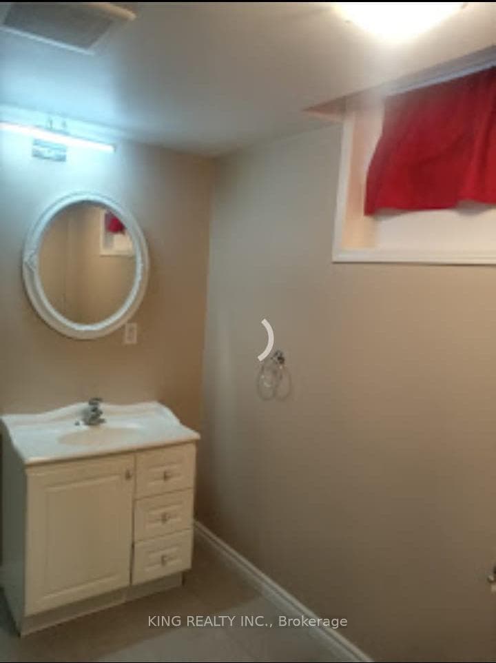 526 Grove Street photo 10