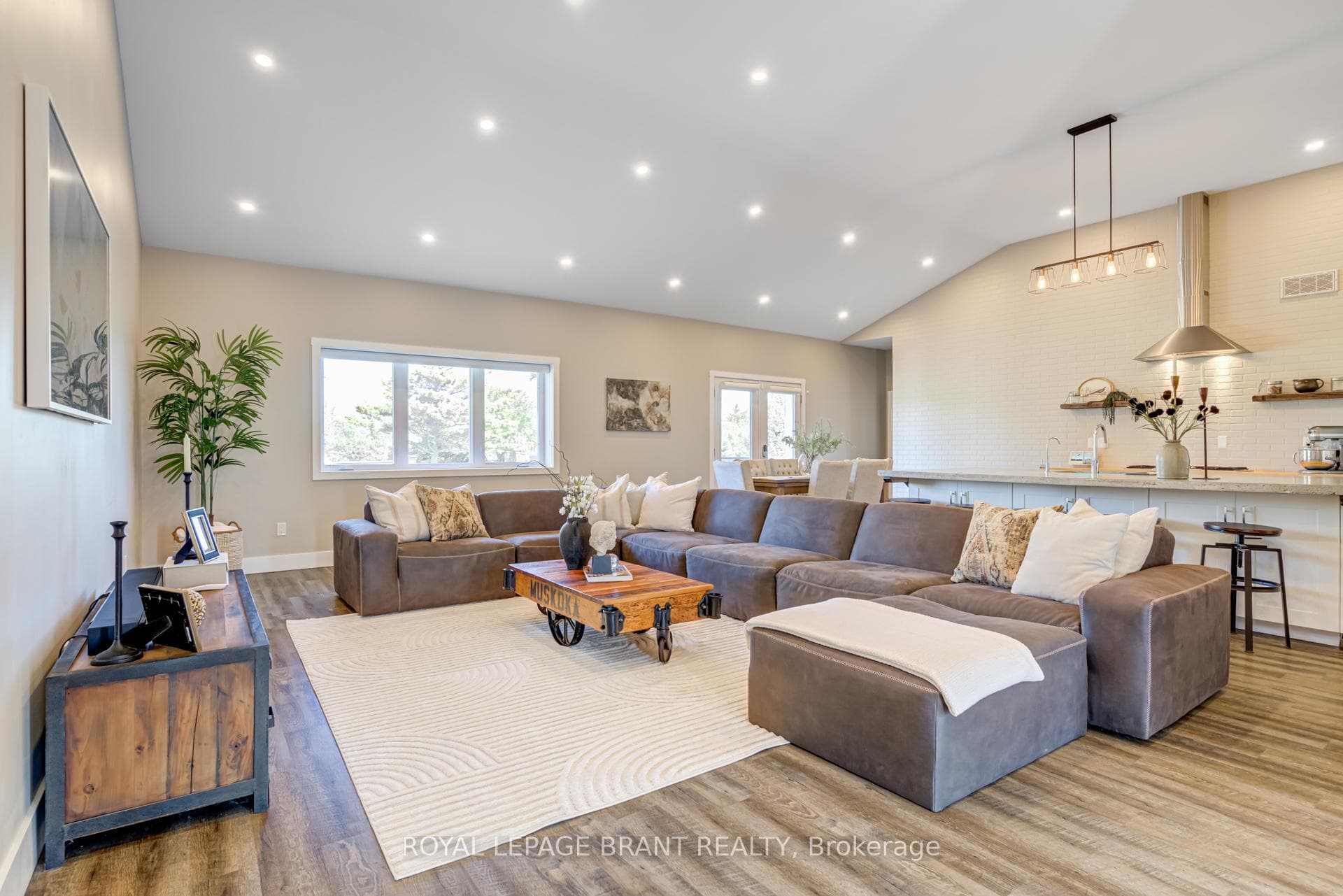 180 Royal Oak Road photo 6