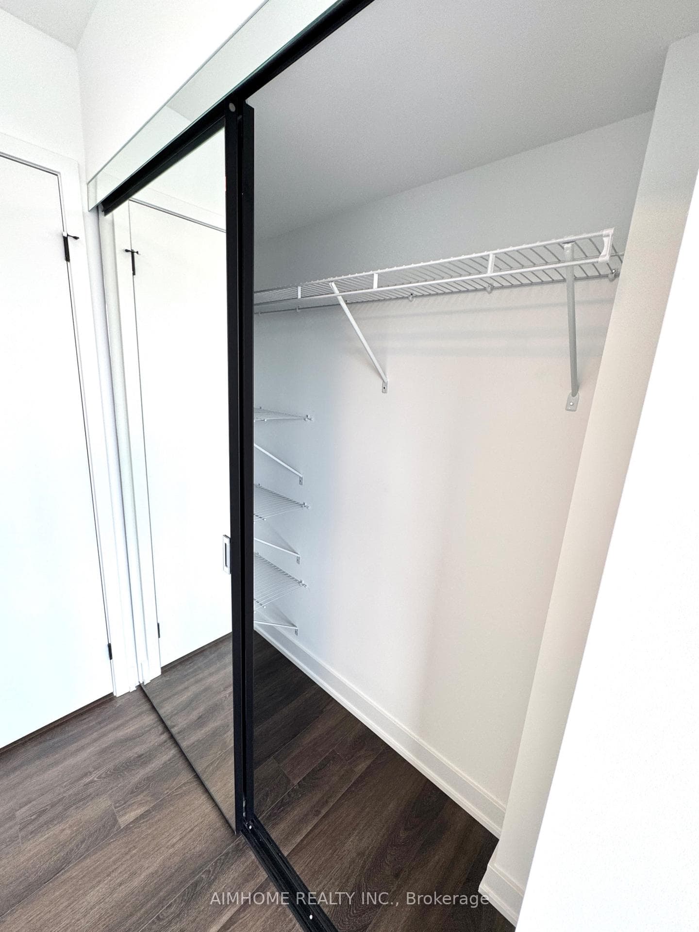 609 Sherbourne Street Unit 2210 photo 20
