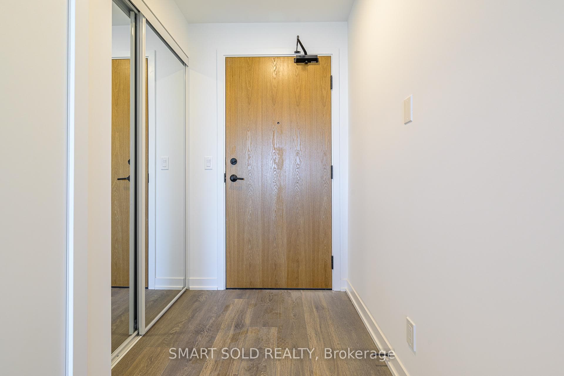 7950 Bathurst Street Unit 1605 photo 6