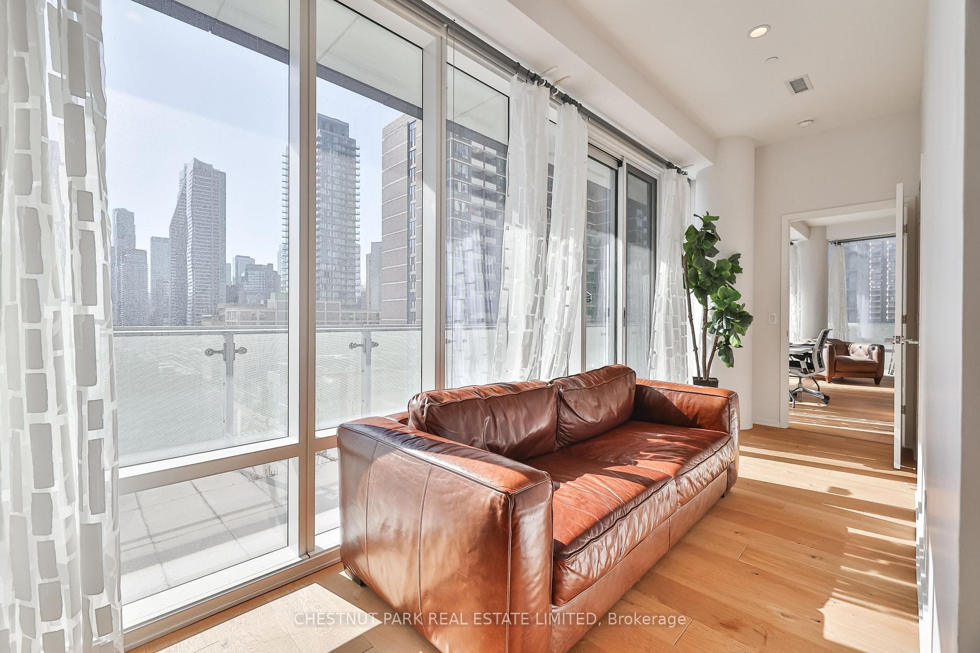 1 Bloor Street Unit 511 photo 2