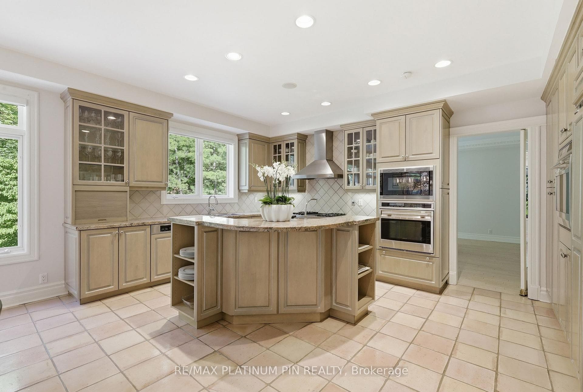 1843 O'Neil Court photo 6