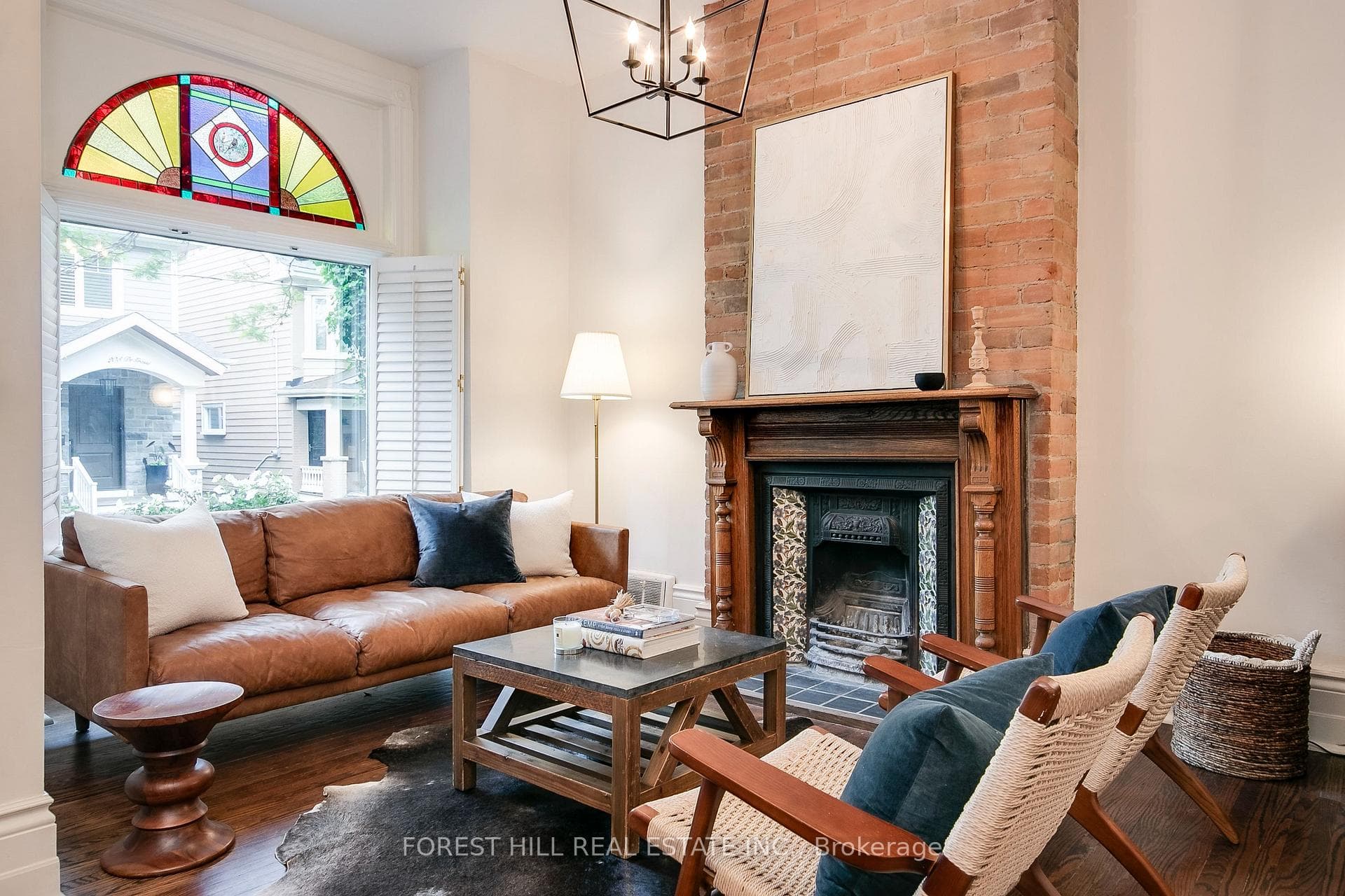 204 De Grassi Street photo 4
