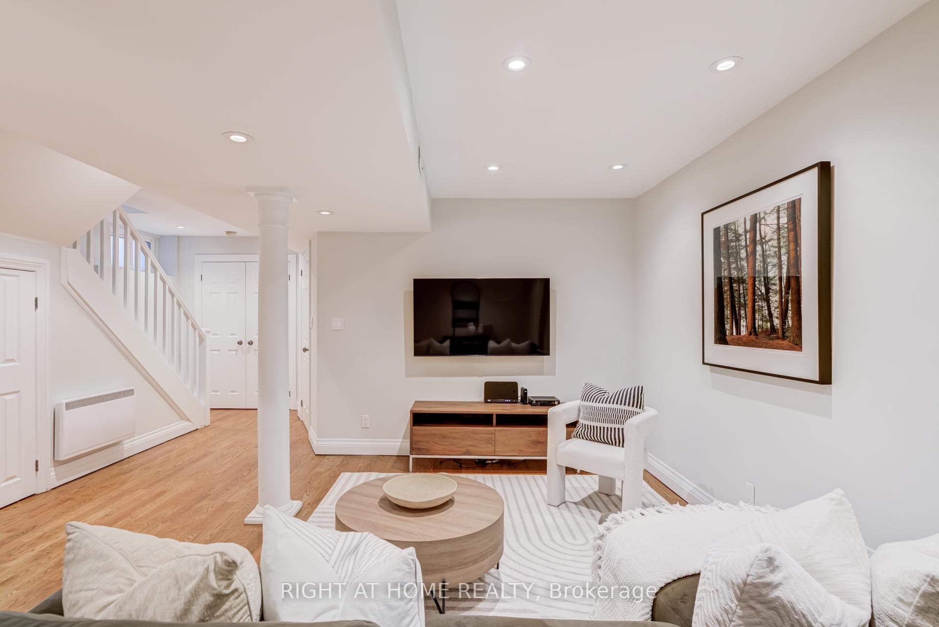 19 Rowland Street photo 42