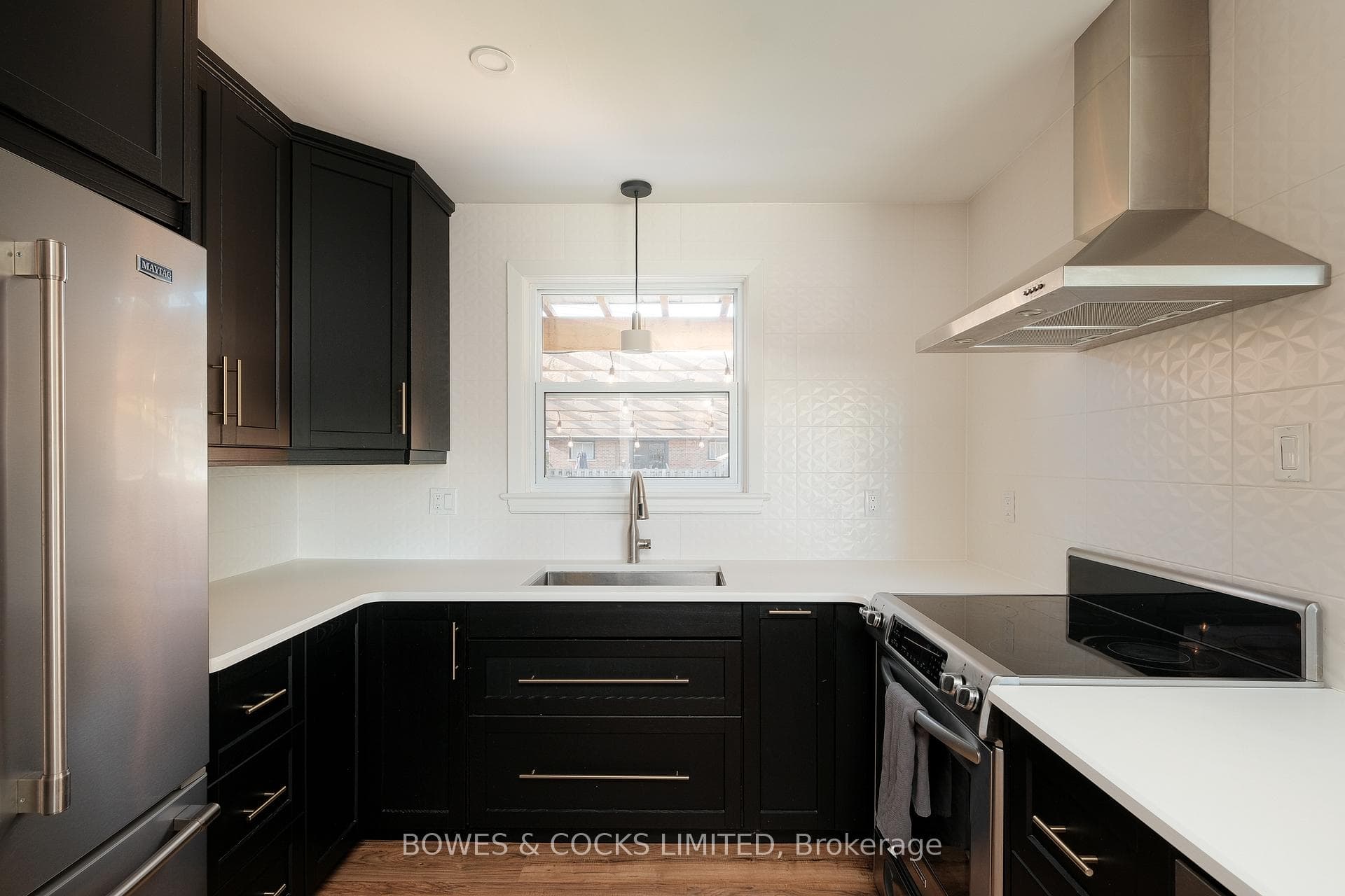 730 Crawford Place photo 9
