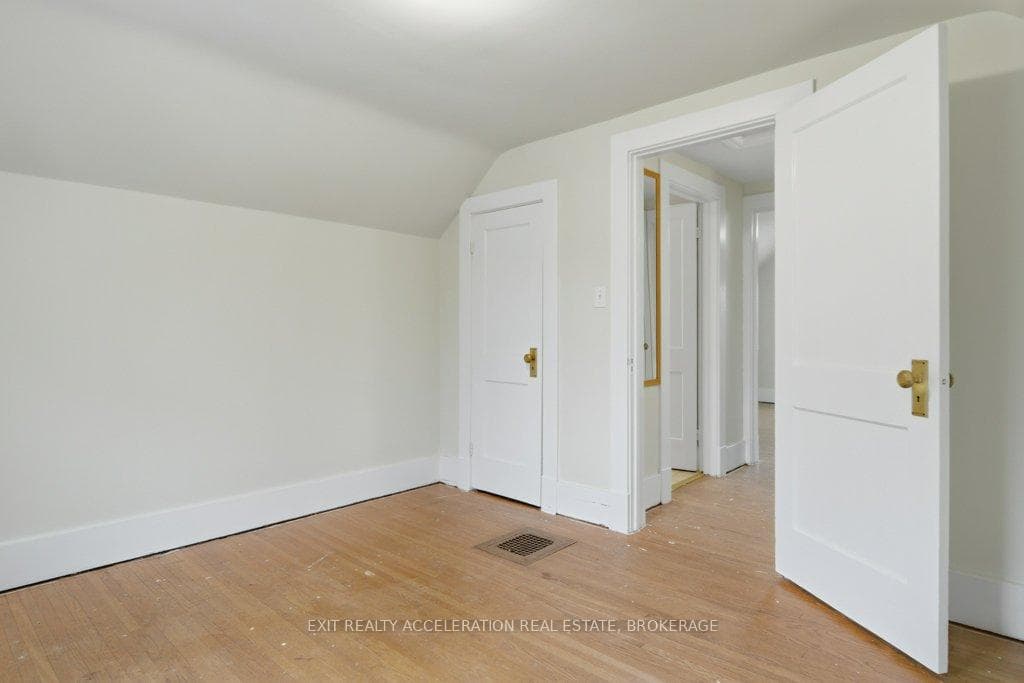 236 East Street photo 24