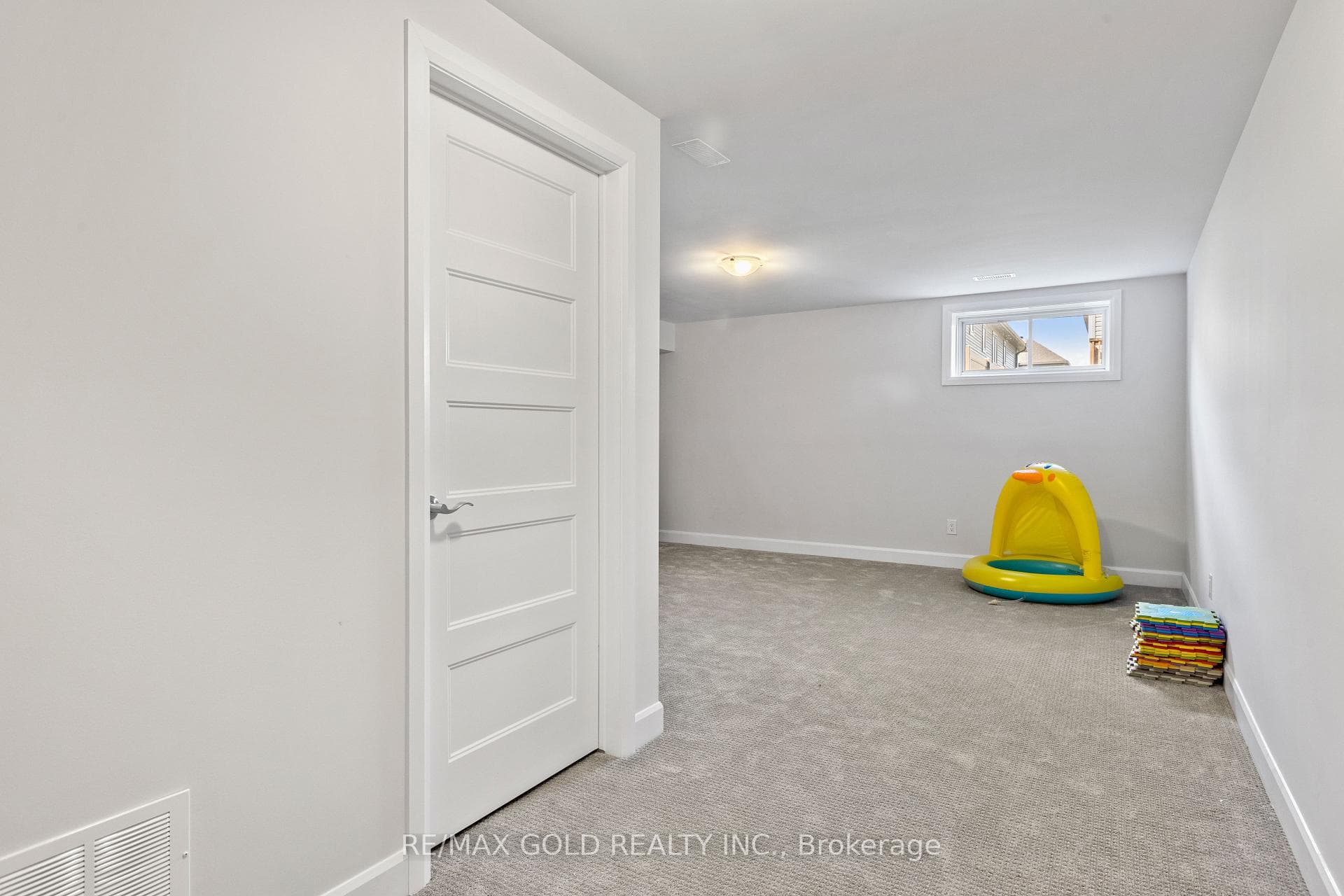 329 Grackle Street photo 22