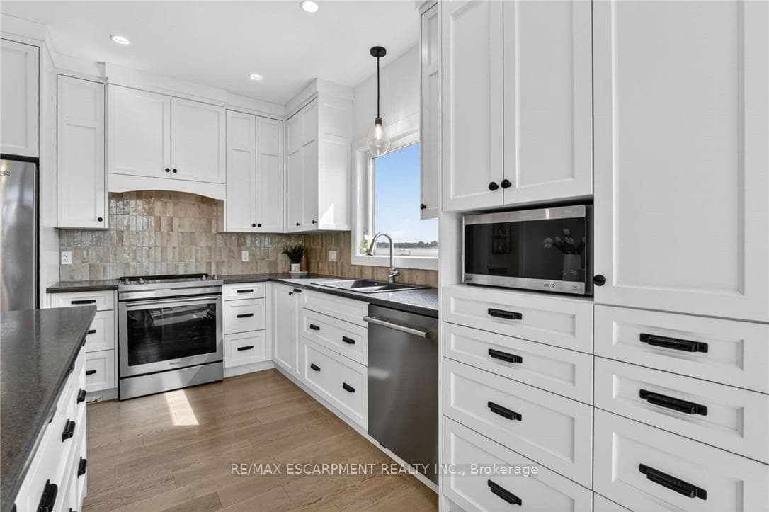 195 VICTORIA Avenue photo 14