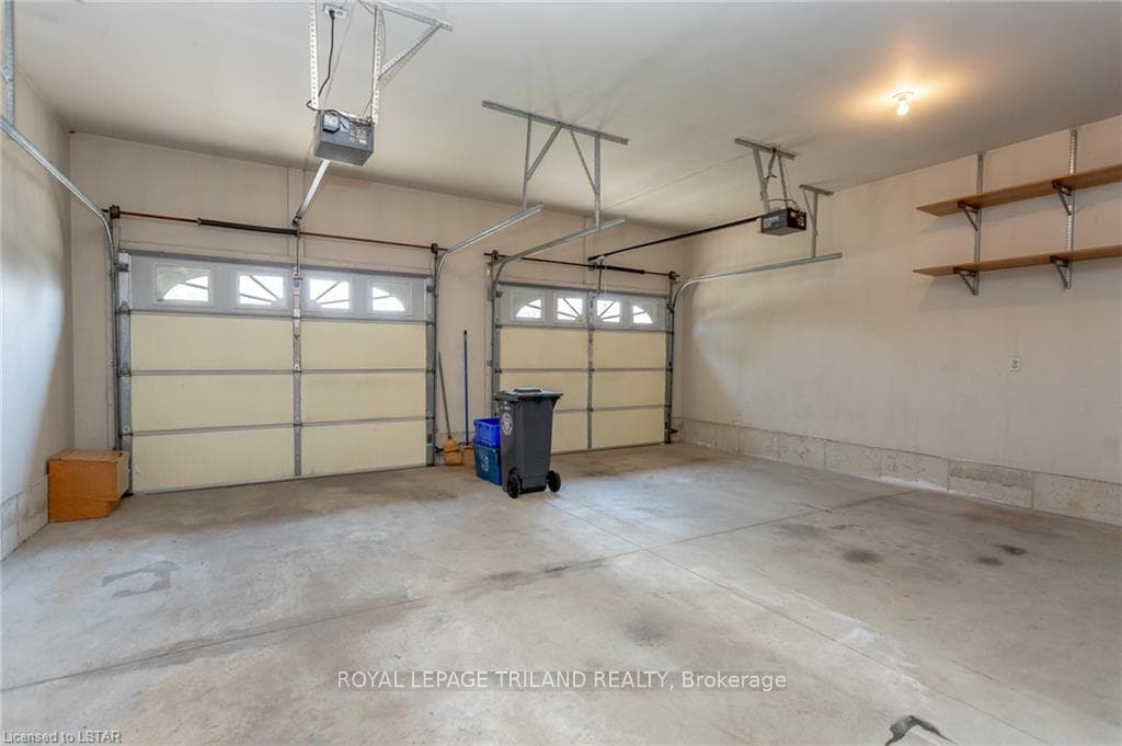 18 EDGEWELL Crescent photo 35