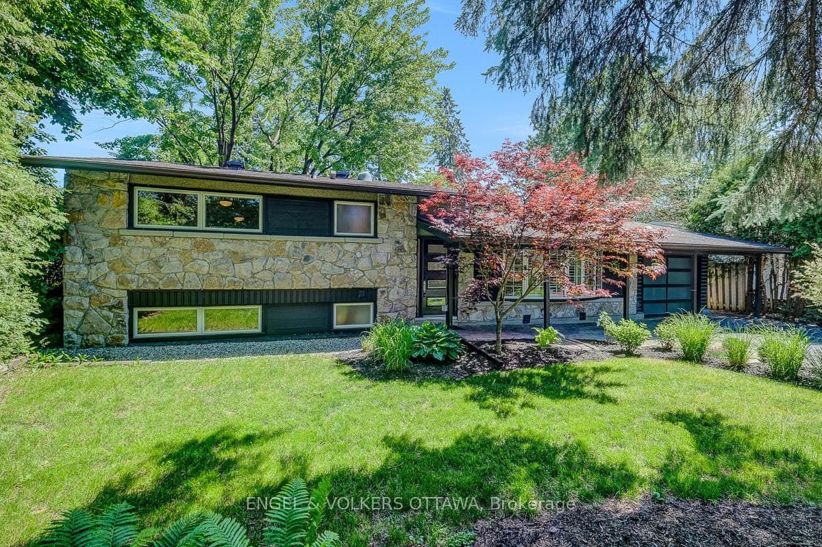 54 Qualicum Street photo 2