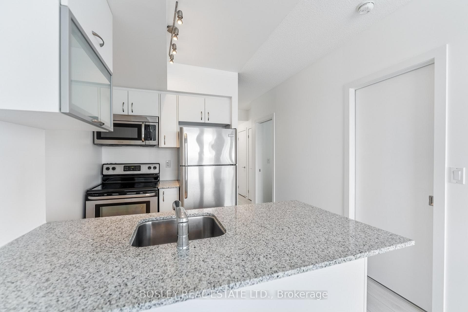 59 East Liberty Street Unit 1710 photo 3